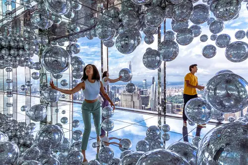 Midtown Manhattan Walking Tour with SUMMIT One Vanderbilt Entry